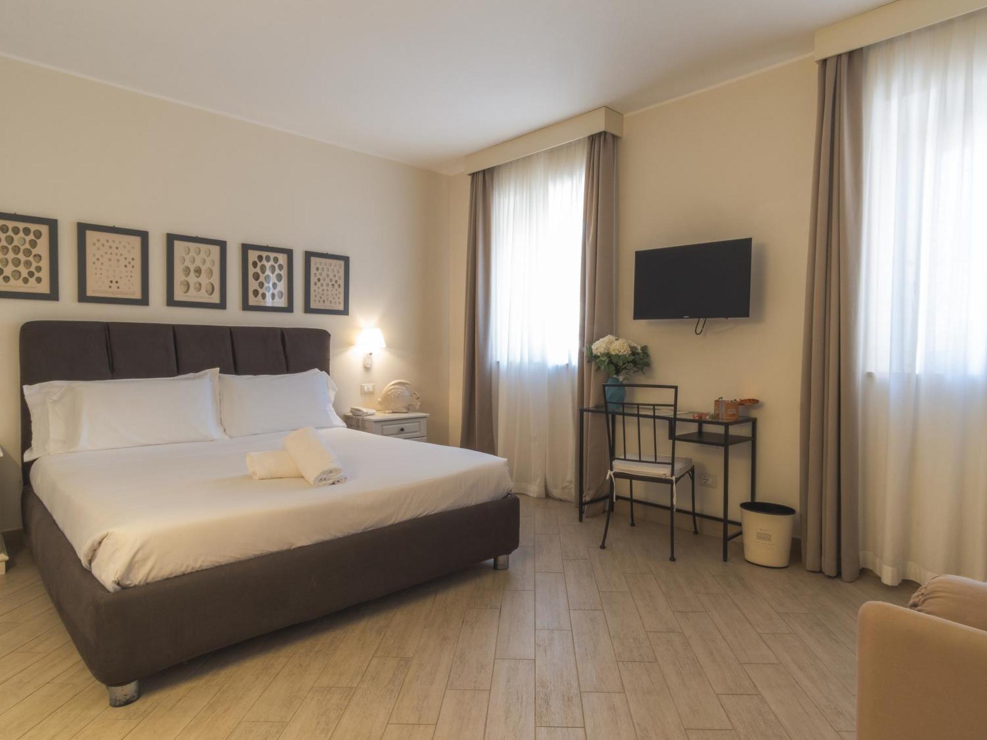 Hotel San Pietro Palace Finale Ligure Buitenkant foto