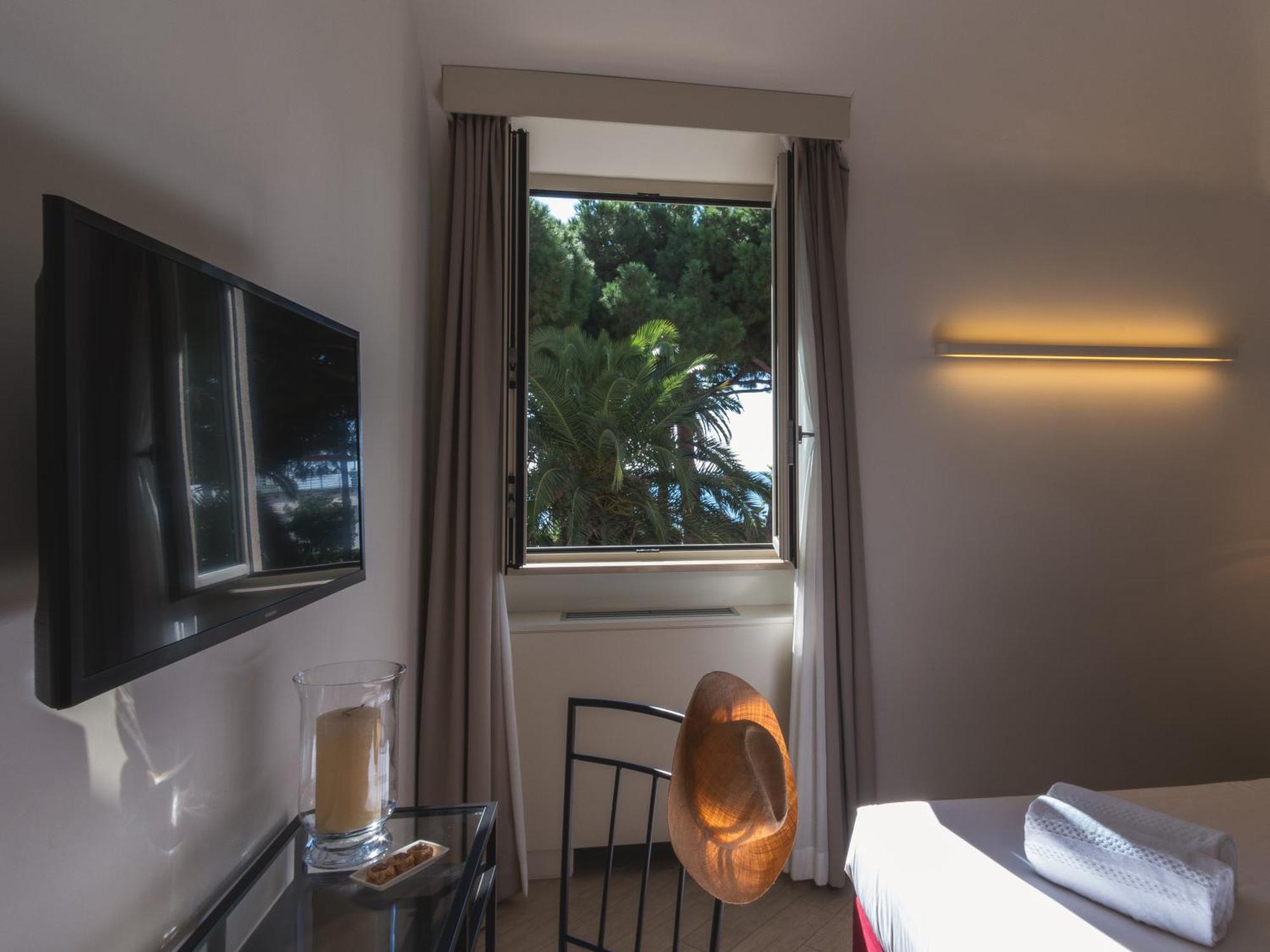Hotel San Pietro Palace Finale Ligure Buitenkant foto