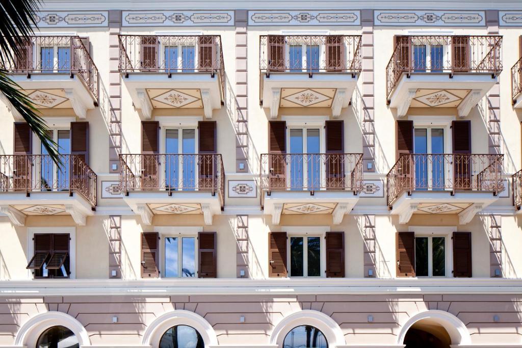 Hotel San Pietro Palace Finale Ligure Buitenkant foto